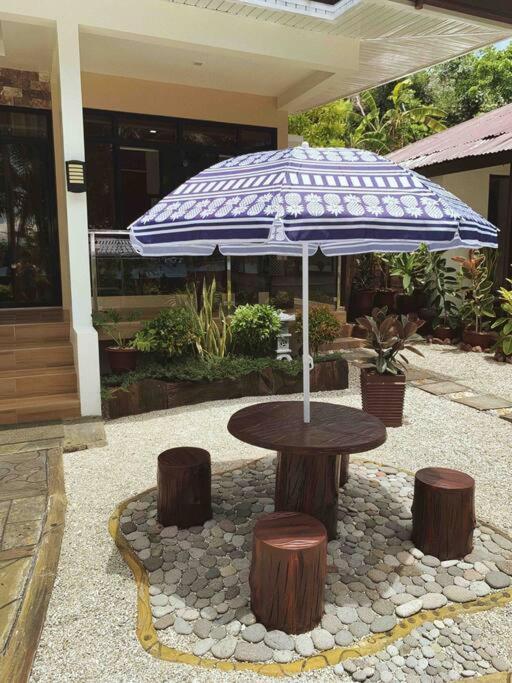 Beach Getaway Studio Villa In Lobo エクステリア 写真