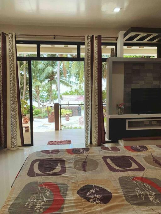 Beach Getaway Studio Villa In Lobo エクステリア 写真