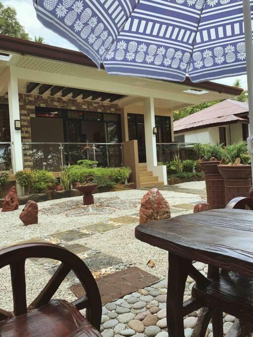 Beach Getaway Studio Villa In Lobo エクステリア 写真