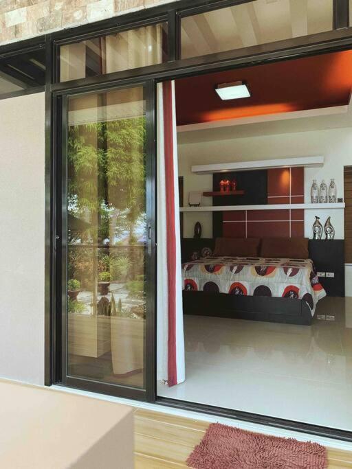 Beach Getaway Studio Villa In Lobo エクステリア 写真