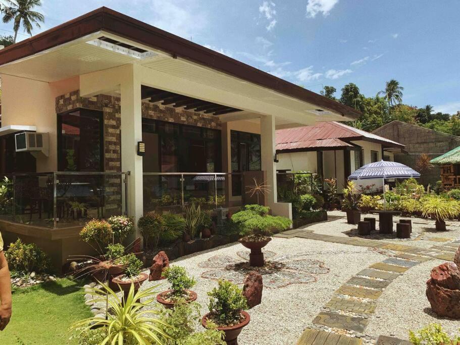 Beach Getaway Studio Villa In Lobo エクステリア 写真