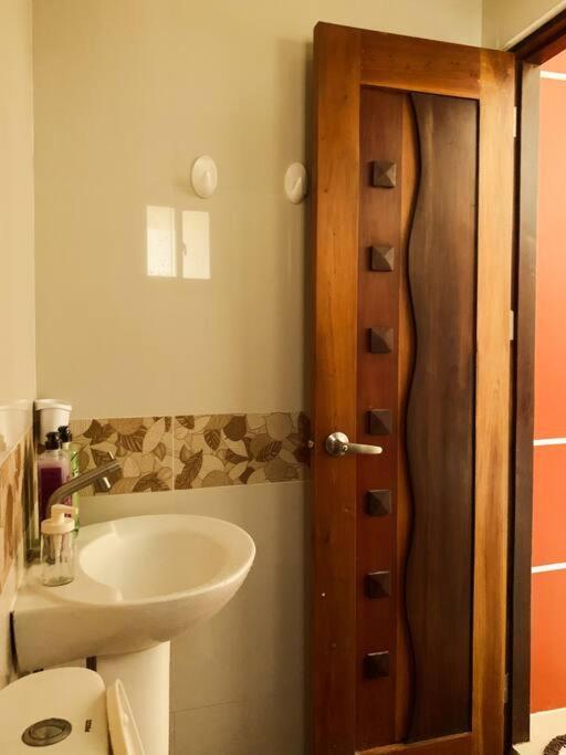 Beach Getaway Studio Villa In Lobo エクステリア 写真