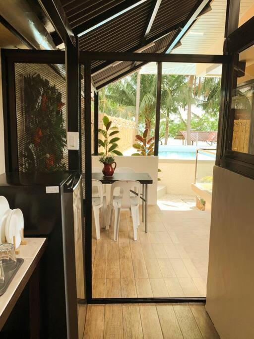 Beach Getaway Studio Villa In Lobo エクステリア 写真